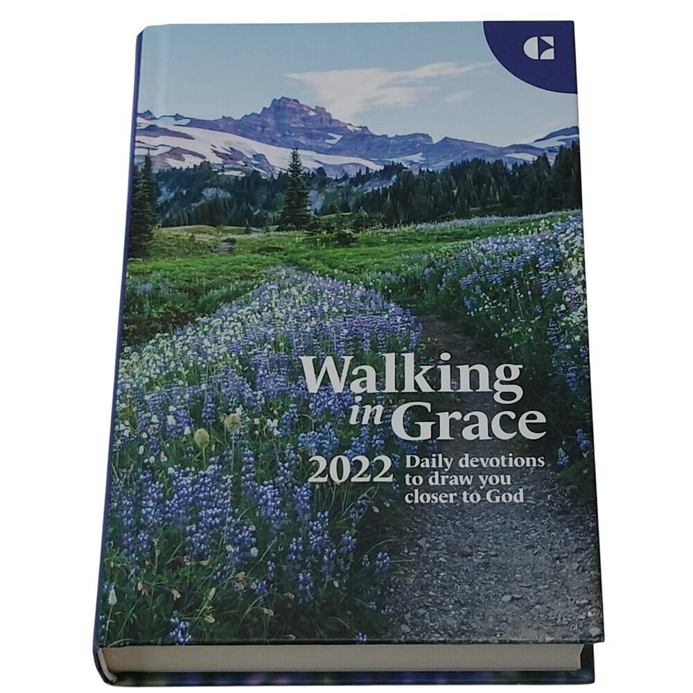 Walking in Grace 2022 Daily Devotions - Hardcover Guideposts Christian Book